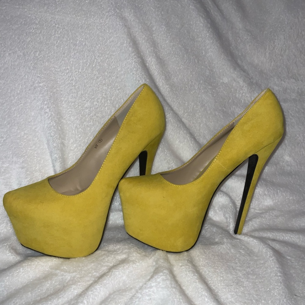 PRICE DROP!!!! BRAND NEW ULTRA-HIGH HEELS in gorgeous yellow!